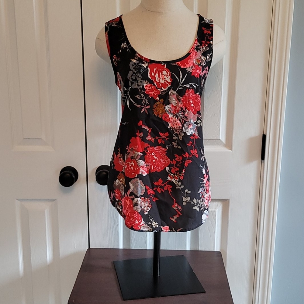 Black, rose print sleevess blouse